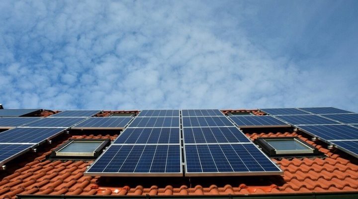 Sistema de energia solar: saiba por que instalar no verão